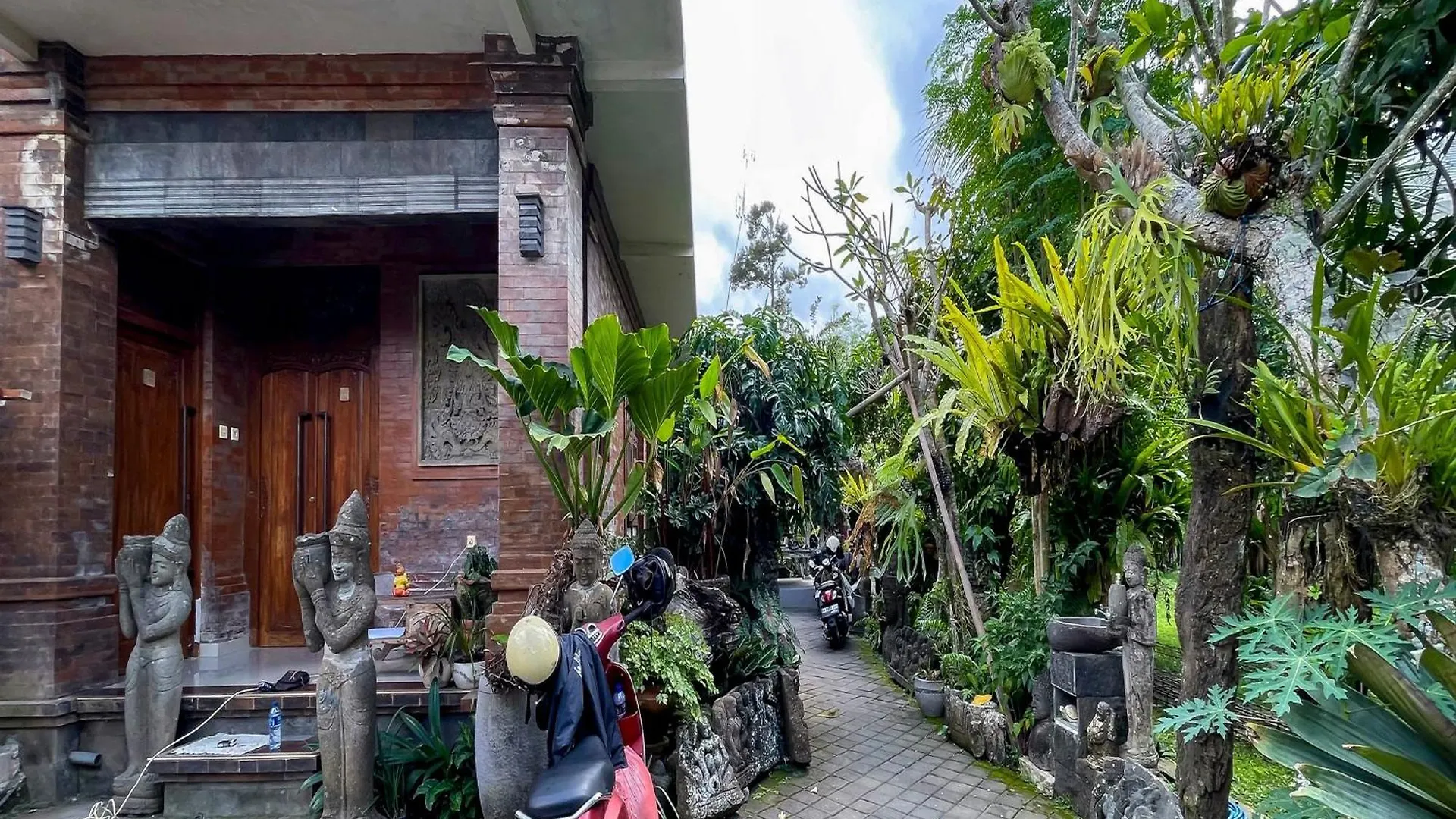 Guest house Men Bebas Homestay Near Ubud Mitra Reddoorz